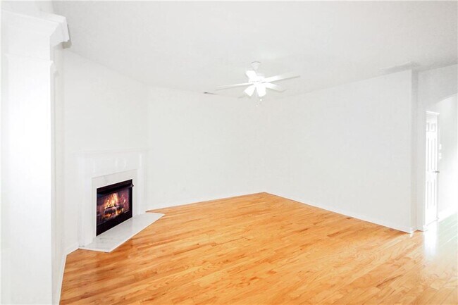Foto del edificio - 3893 Grovemont Pl