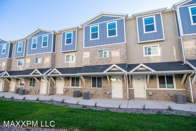 Building Photo - 3 br, 2.5 bath House - 4014 E Sunbury Ln