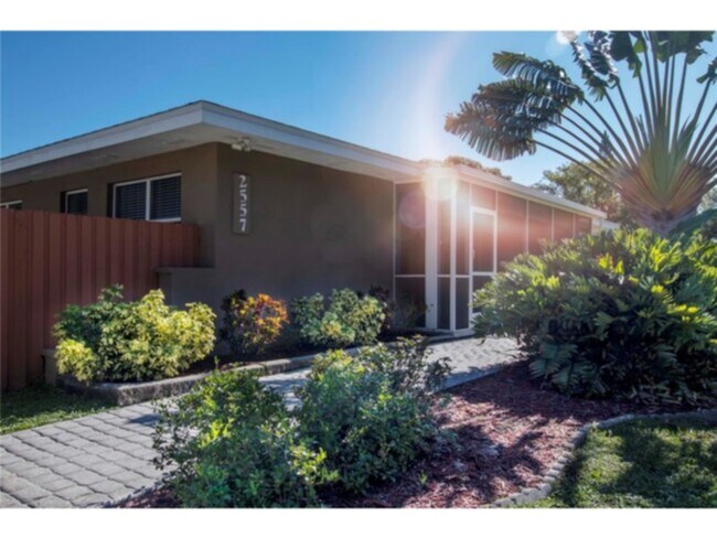 Building Photo - 2557 Ringling Blvd
