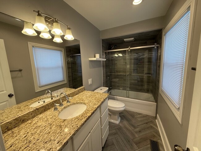 Foto del edificio - 15036 W Russell Rd