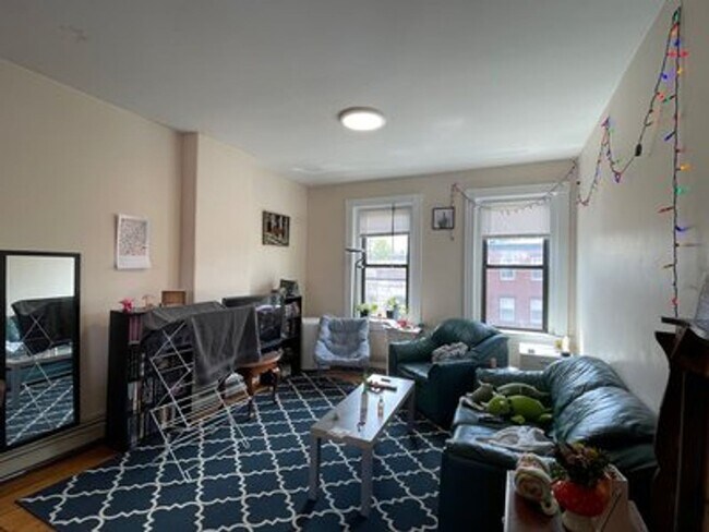 Building Photo - East Cambridge 4 Bed Apartment - 9/1
