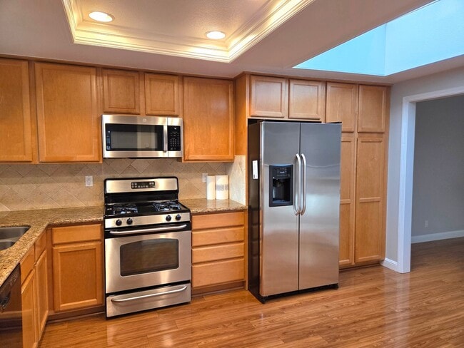 Building Photo - Spacious 3 bedroom 2 bath townhome for rent in Crow Canyon Country Club