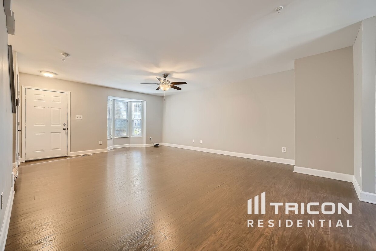Primary Photo - 610 N Branch Ct