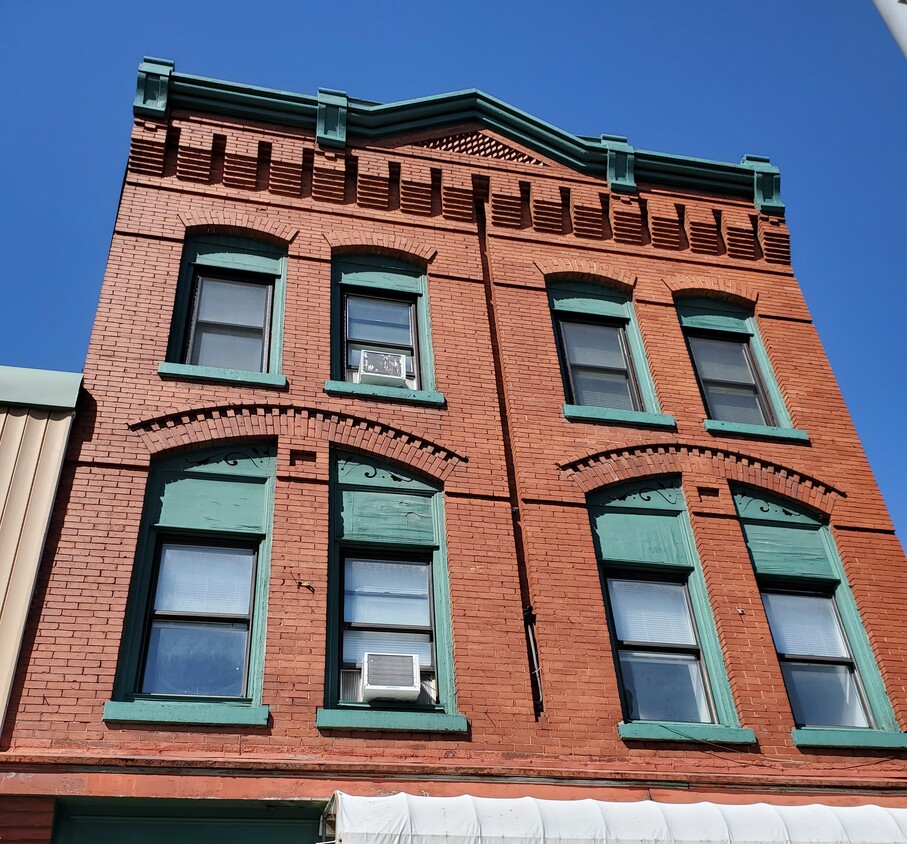 Second Floor Apartment for Rent. - 449 N Salina St