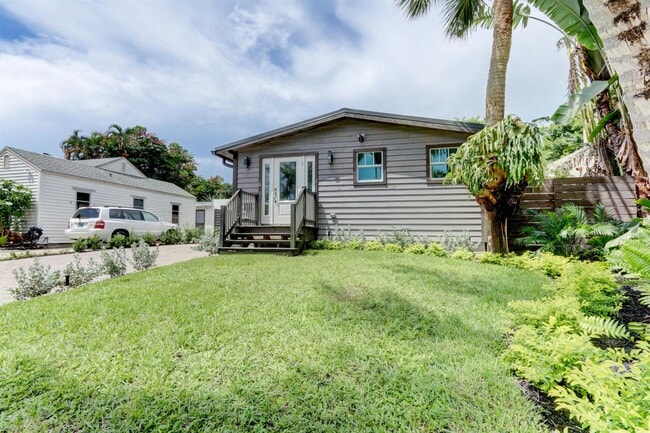 Building Photo - 833 Ardmore Rd