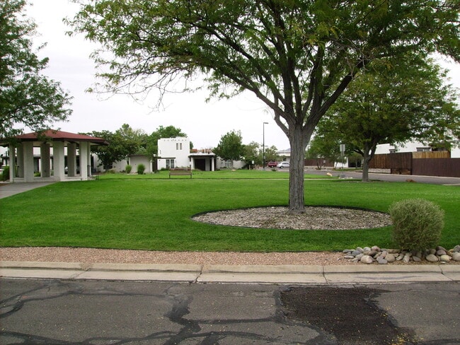 Building Photo - 73 Calle Loma Parda NW