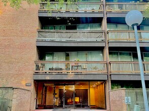 Building Photo - 5600 Hillcrest Ln