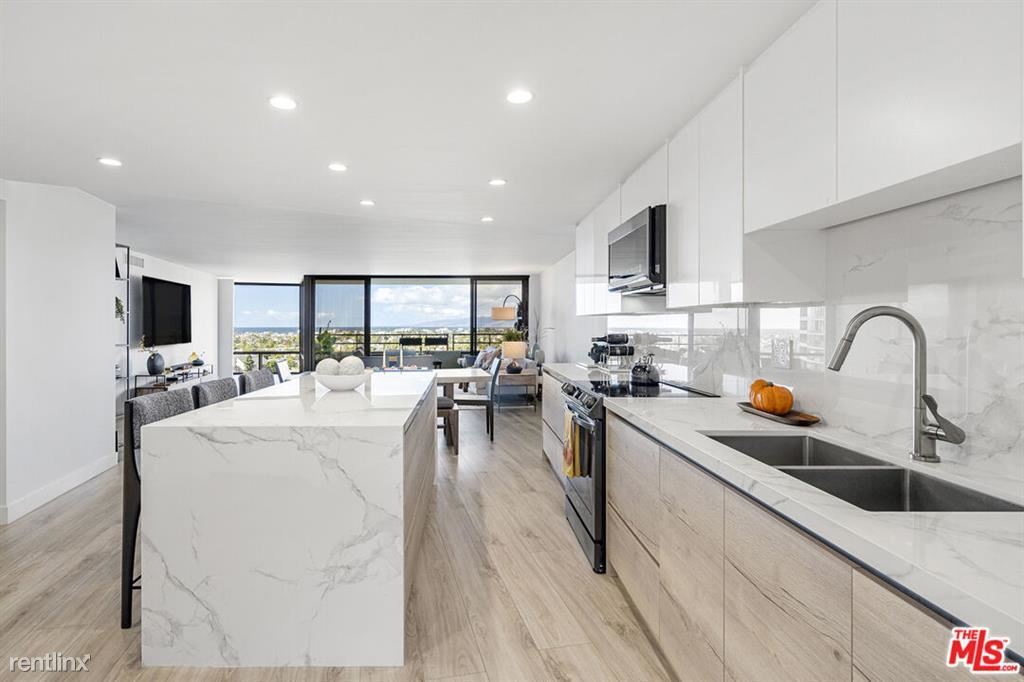 3 br, 2 bath Condo 4316 Marina City Dr U... Condo for Rent in