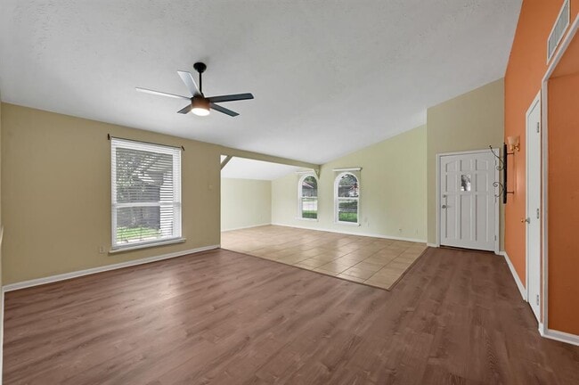Building Photo - 2239 Fairgreen Dr