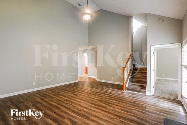 Building Photo - 3200 Hidden Creek Dr