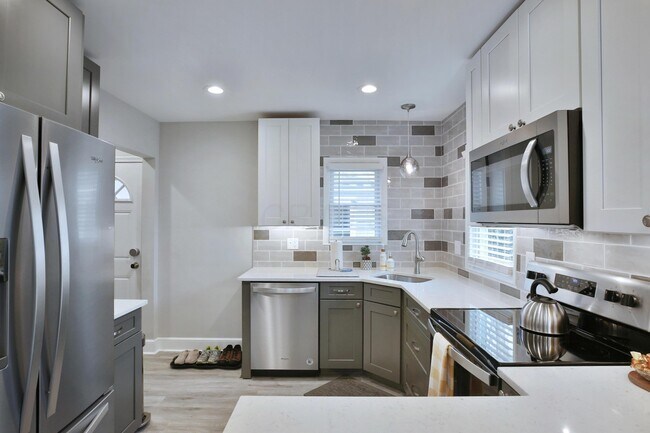 Foto del edificio - 238 E Weisheimer Rd