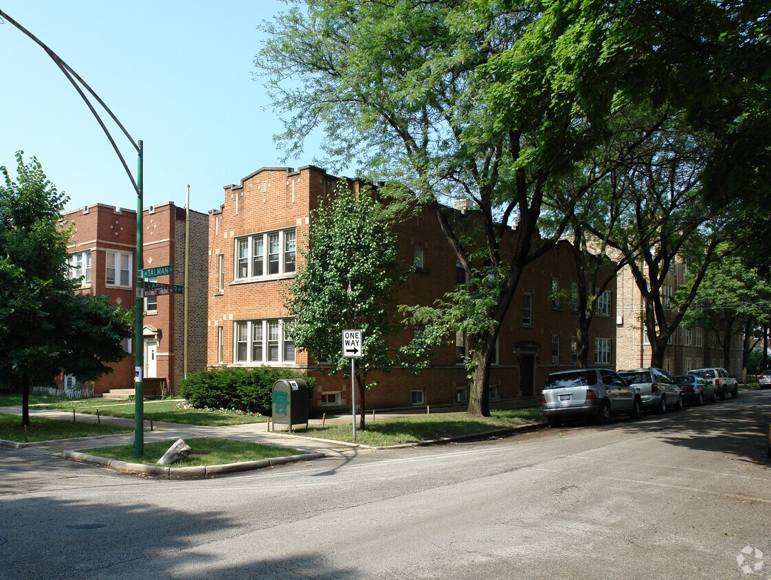 Primary Photo - 2635-2637 W Arthur Ave