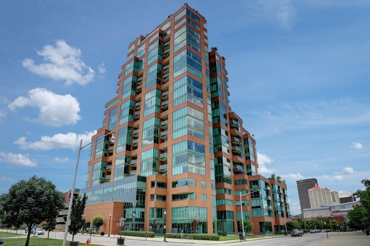 Building Exterior - 222 E Witherspoon St