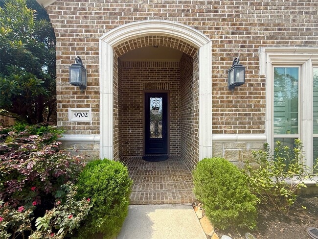Foto del edificio - 9702 Caldwell Way