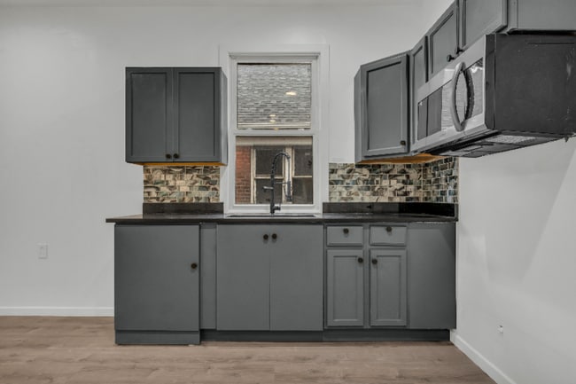 Foto del edificio - 3353 Fullerton Ave