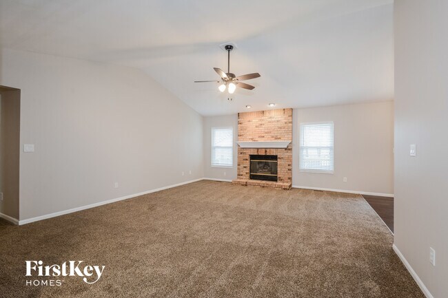 Foto del edificio - 10 Kingsmont Ct