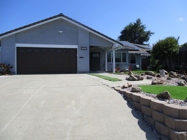 Building Photo - Newly Remodeled 4 Bdr 2.5 Bath home in Pow...