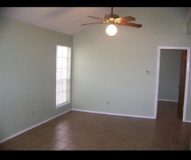 Foto del edificio - 7605 Woodstone Cove