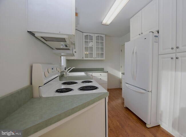 Building Photo - 224 Hoff Ct