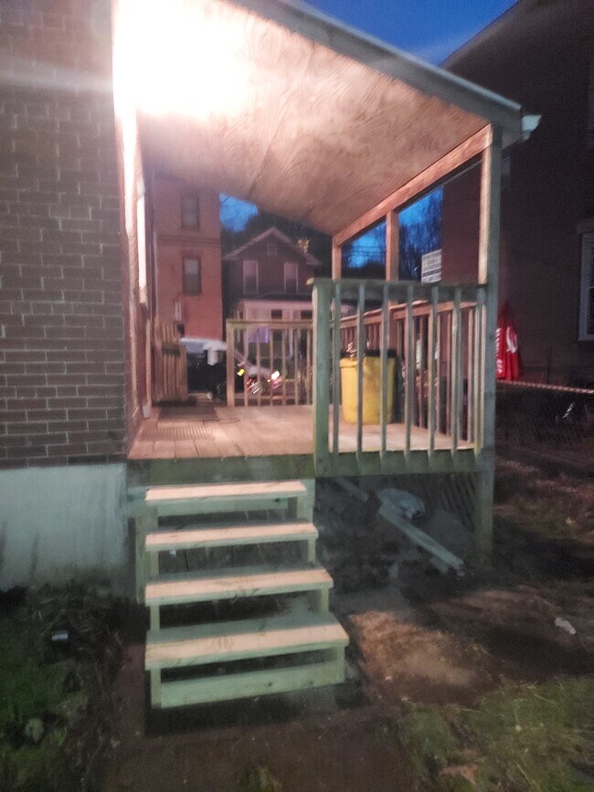 Foto del edificio - 633 Baldwin St
