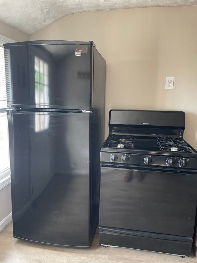 76 Gifford St, Swansea, MA 02777 House Rental in Swansea, MA