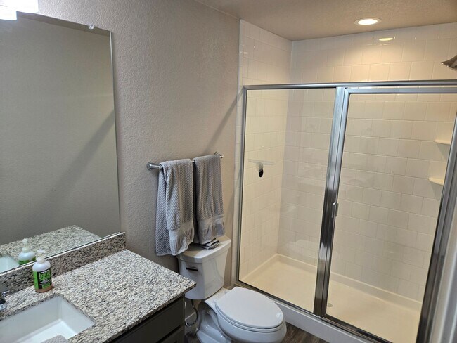 Building Photo - Amazing townhome in Central Park near Nort...