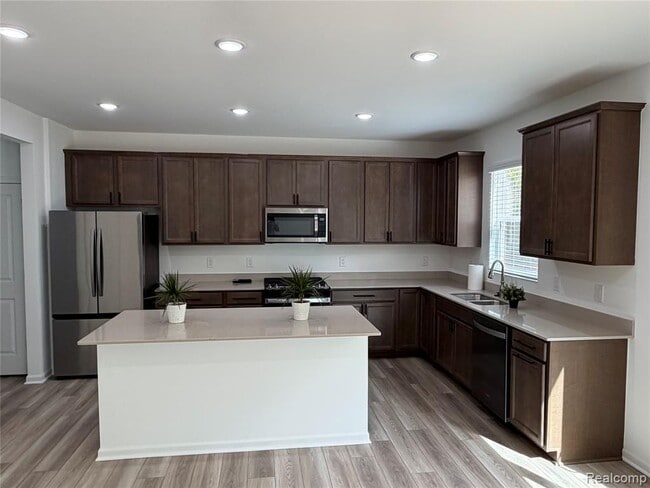 Building Photo - 59579 Schuss Gully Dr