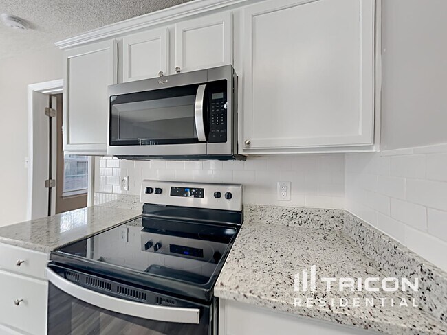Building Photo - 8550 Alicia Brittany Ln