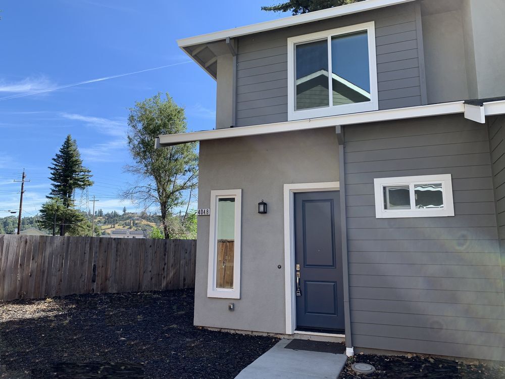 Foto principal - 4046 Alexander Dr