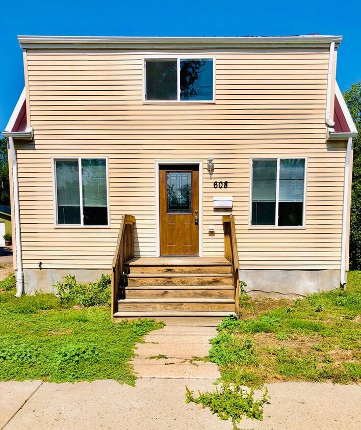 Primary Photo - House- NW