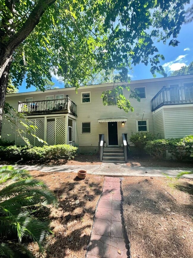 Building Photo - 13 Cromwell Pl