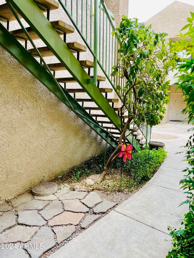 Foto del edificio - 1295 N Ash St