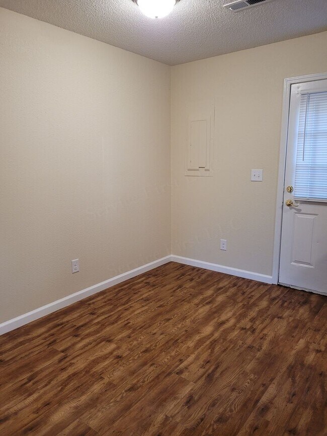 Building Photo - Dexter Grant Townhouses