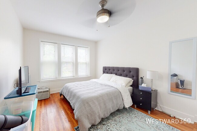 Foto del edificio - 4545 N Albany Ave