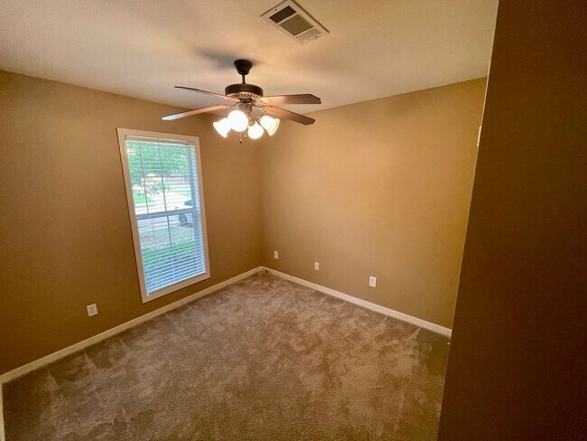 Foto del edificio - 3/2 available in Brandon Farmington Station!!