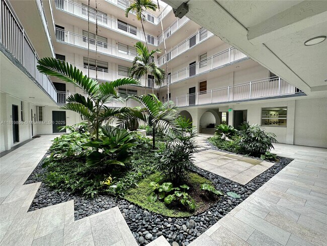 Building Photo - 680 NE 64th St