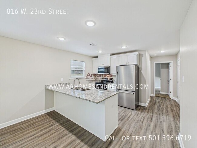 Foto del edificio - 816 W 23rd St