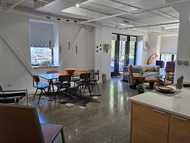 Foto del edificio - 790 Front St