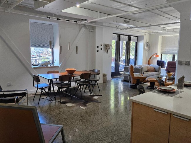 Building Photo - 790 Front St