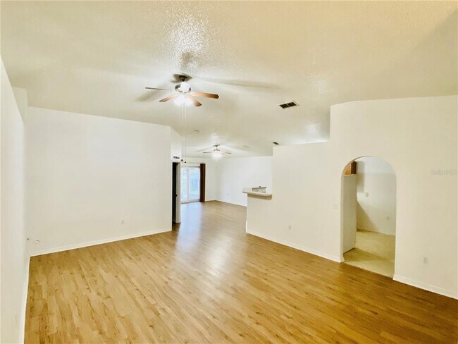 Foto del edificio - 3992 Warbler Dr