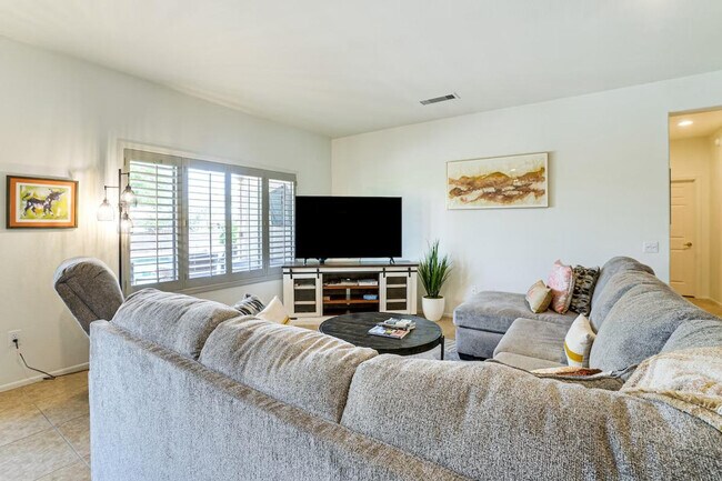 Building Photo - 16426 W Boulder Vista Dr