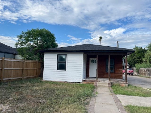 Foto principal - 221 E Cherokee Ave