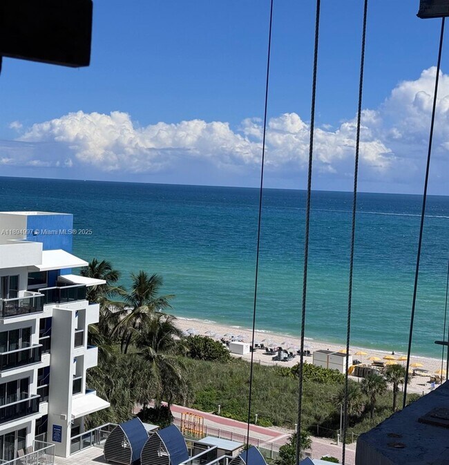 Building Photo - 6061 Collins Ave