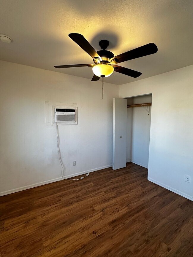 Foto del edificio - ALL UTILITIES INCLUDED ALL APPLIANCES INCL...