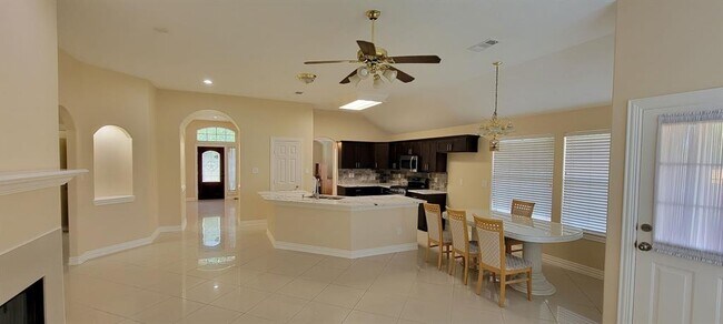 Building Photo - 10803 Summer Meadows Ct