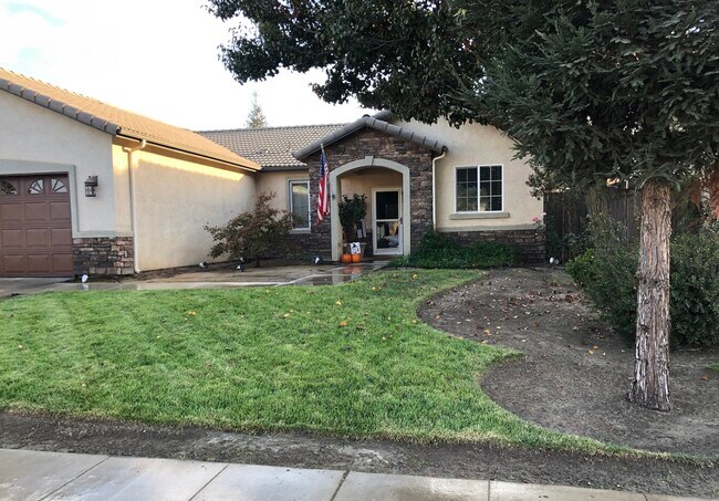 Foto del edificio - 1121 Oak Ave