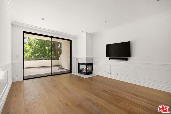Foto del edificio - 2132 Century Park Ln