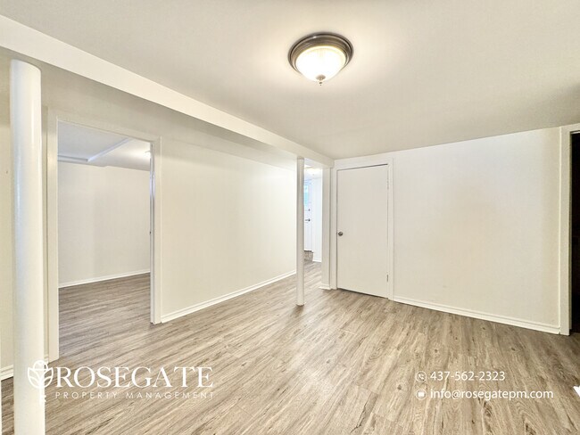 Photo du bâtiment - Cozy 2-Bedroom Basement Apartment with Parking in Whitby