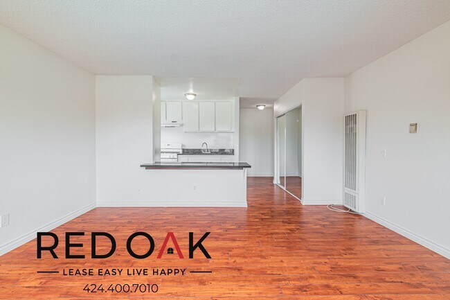 Foto del edificio - Gorgeous Studio with Tons of Natural Light...