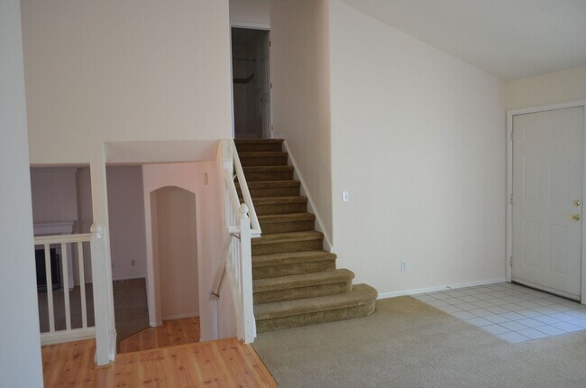 Building Photo - Quaint Home in a wonderful Lafayette neigh...